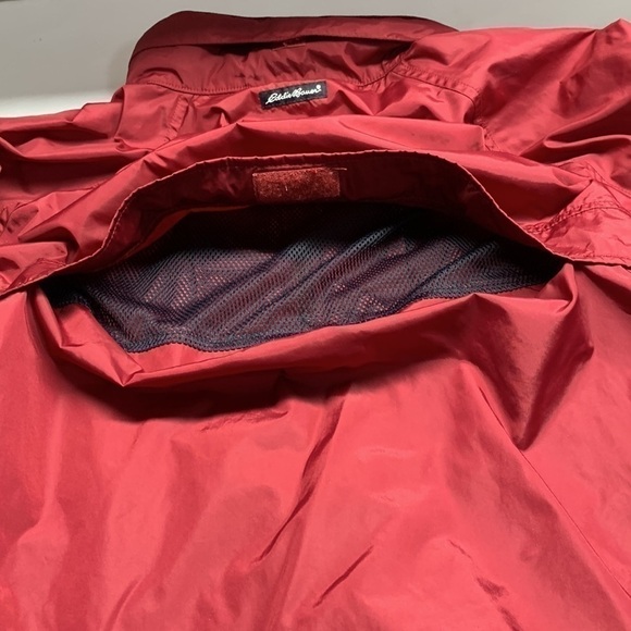 EDDIE Bauer Nylon Shell Windbreaker Packable Hidden Hood Colour Burgundy Large - Picture 13 of 13